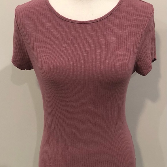 Urban Episode Open Back Top - Picture 3 of 4